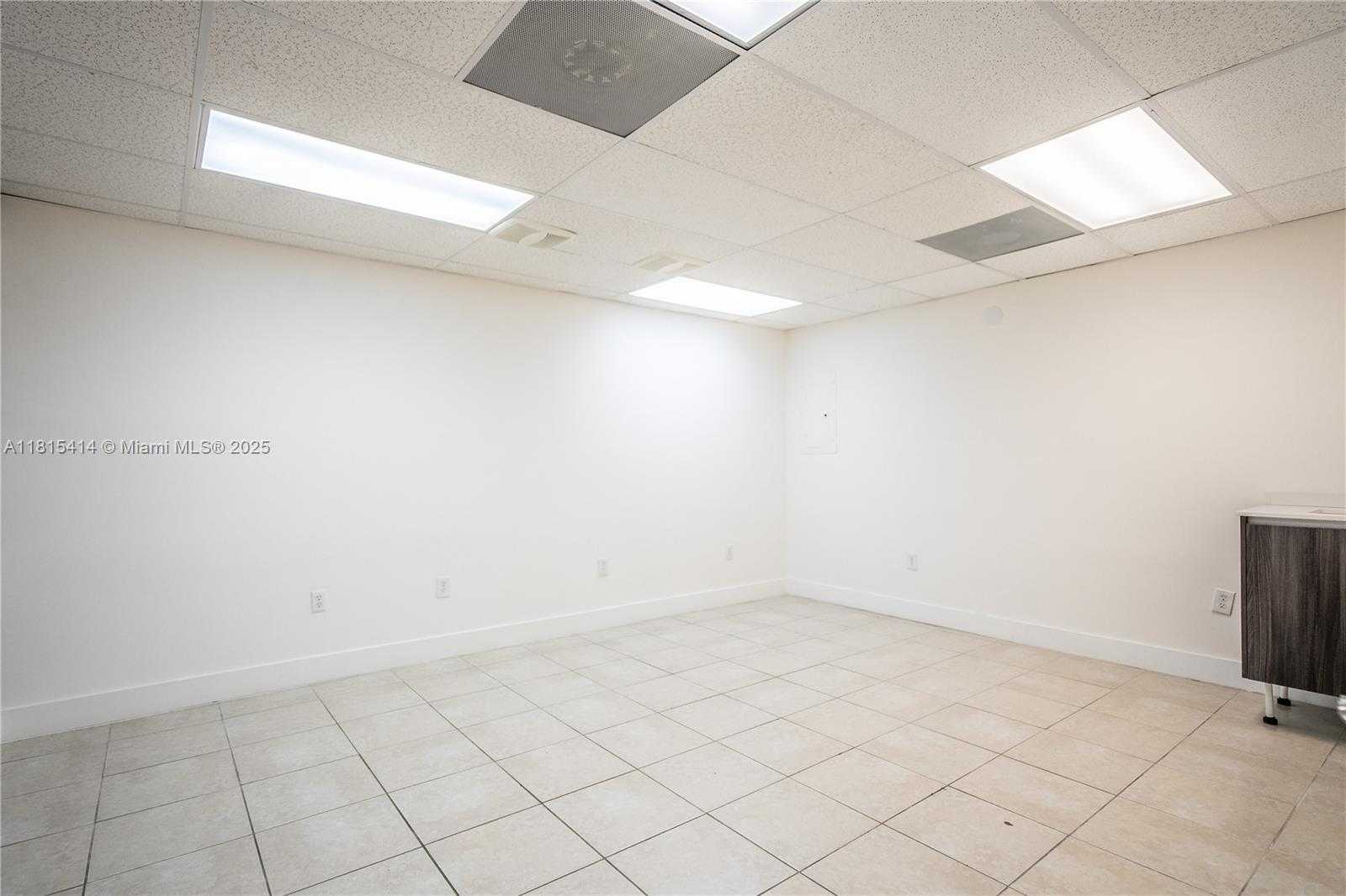 Small Image of 3119 CORAL WAY #3121A, Miami Number 31