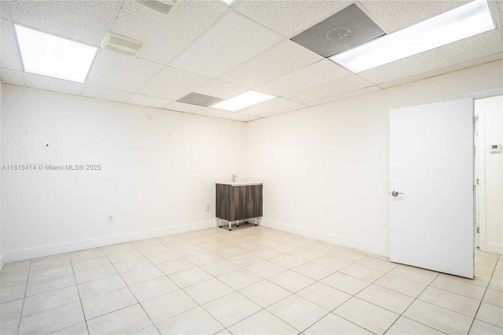 Small Image of 3119 CORAL WAY #3121A, Miami Number 32