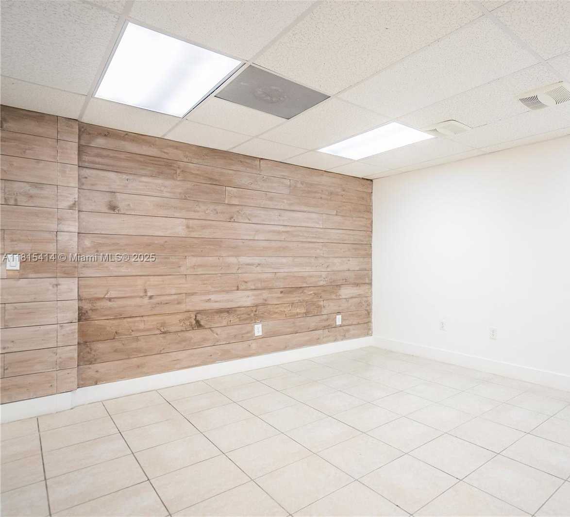Small Image of 3119 CORAL WAY #3121A, Miami Number 34