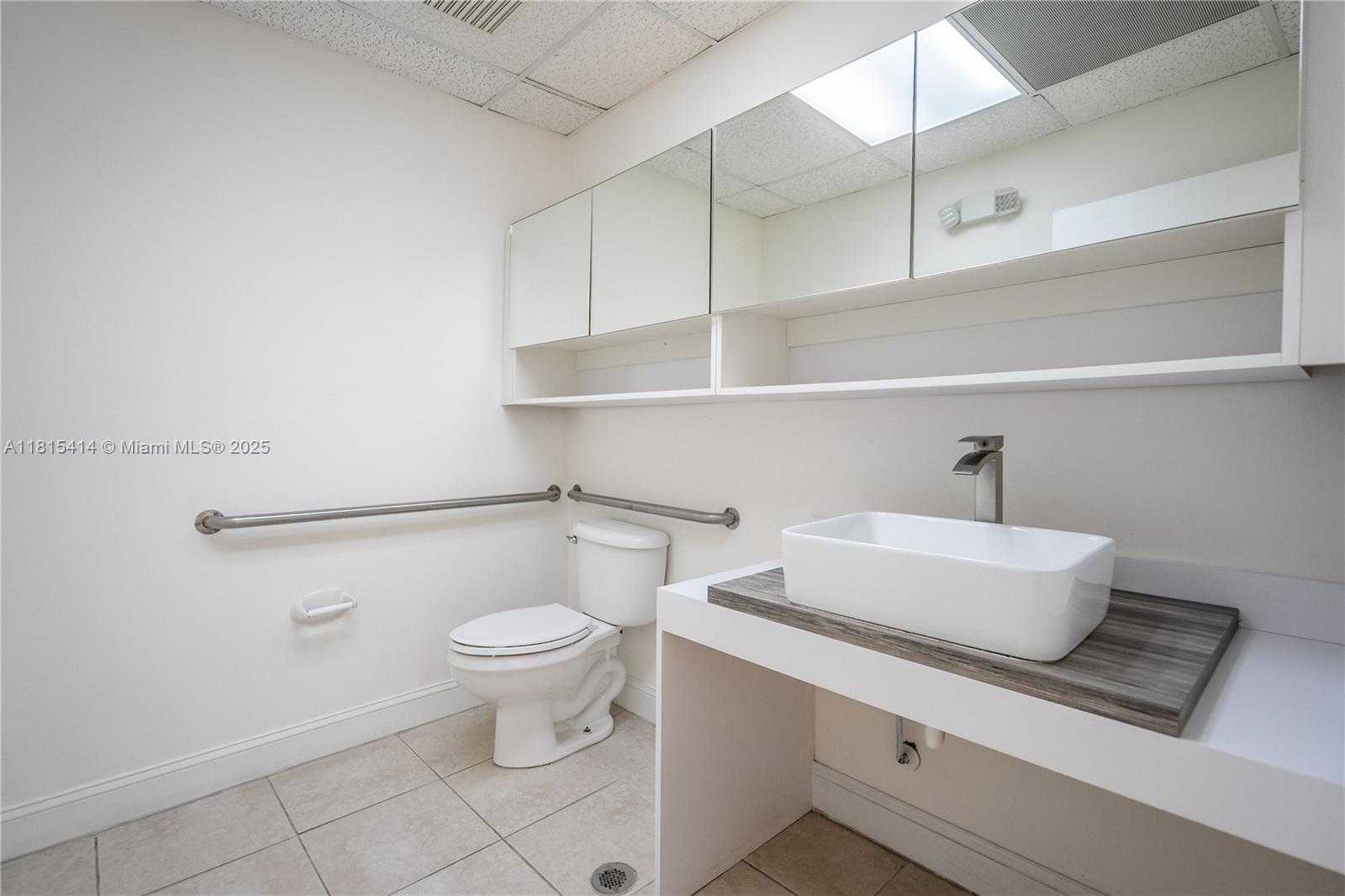 Small Image of 3119 CORAL WAY #3121A, Miami Number 35
