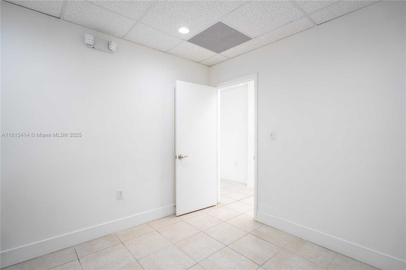 Small Image of 3119 CORAL WAY #3121A, Miami Number 9
