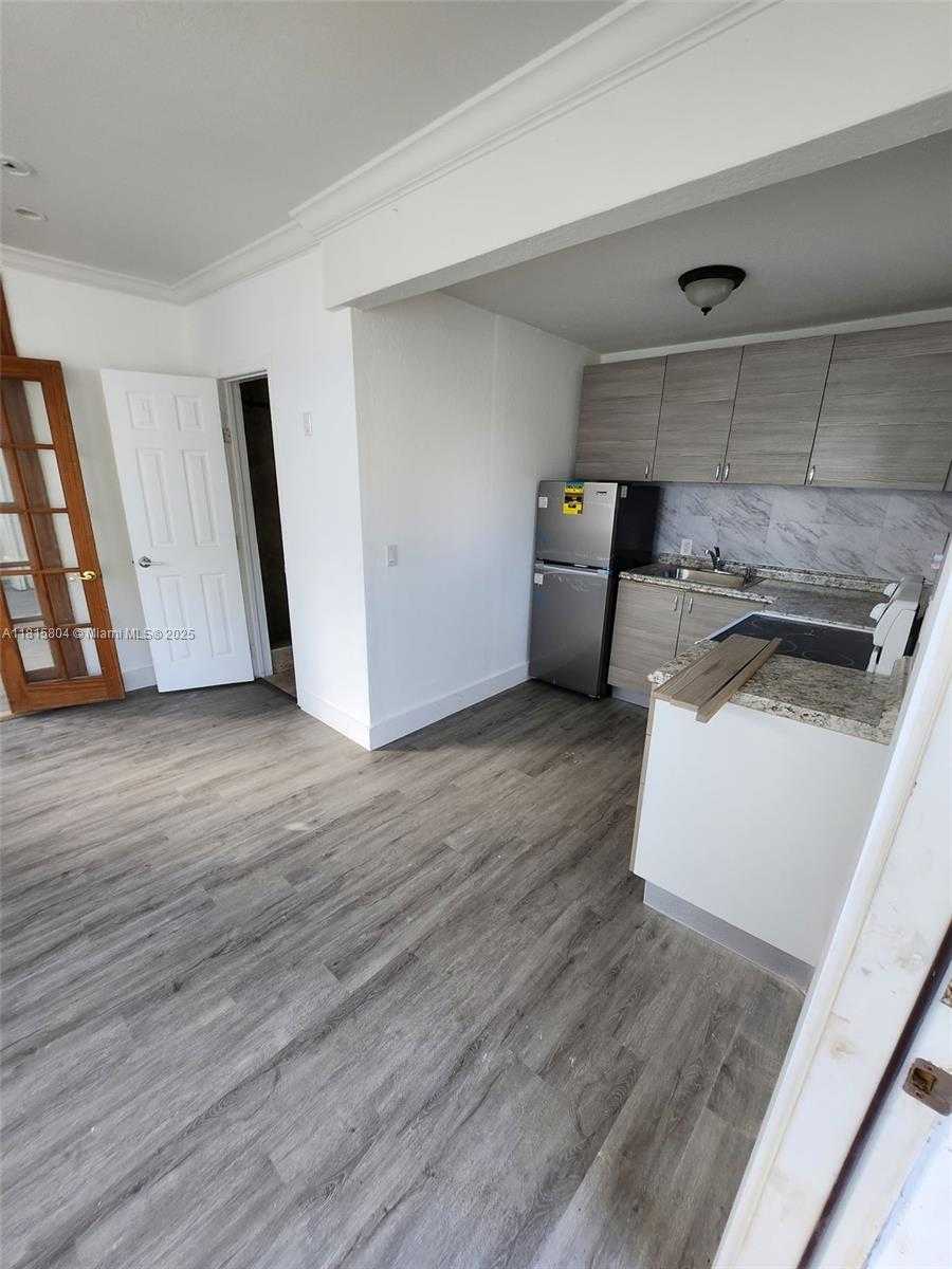 Small Image of Miami Beach Number 6