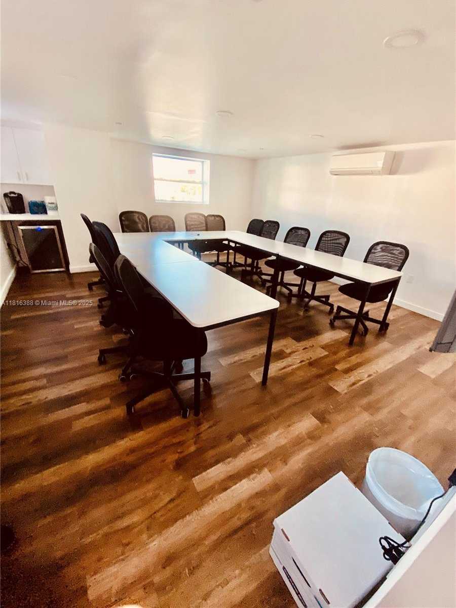Small Image of 881 SW 13th Ave, Miami, FL 33135, USA Number 3
