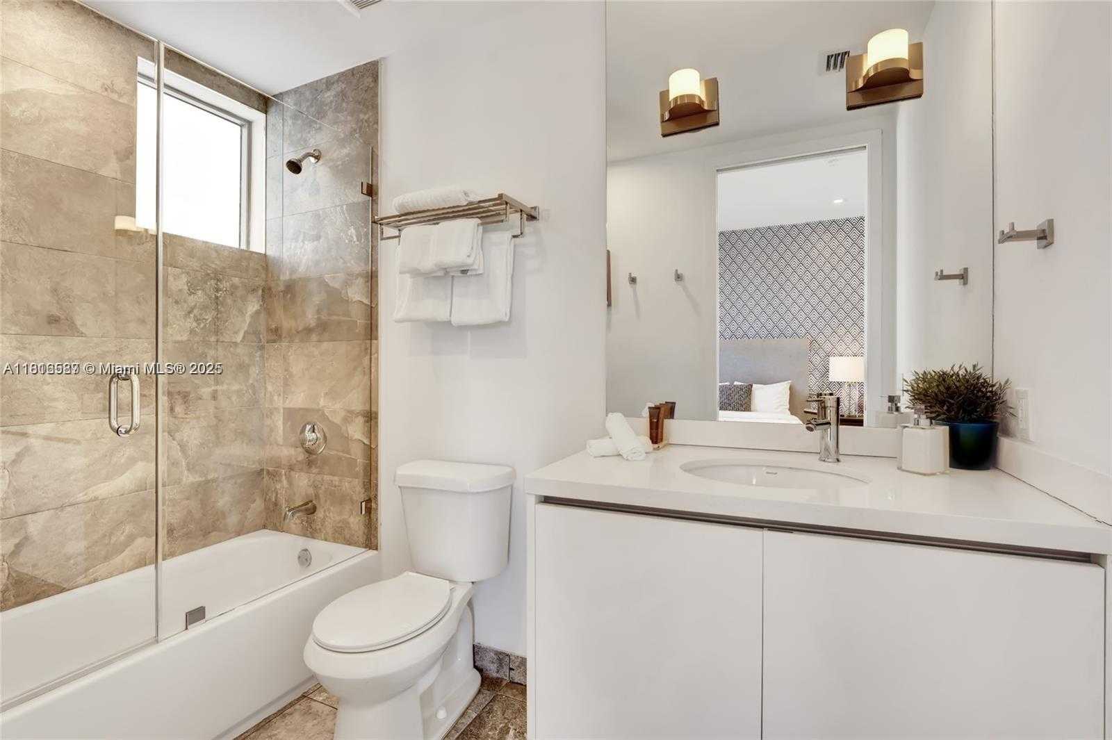 Small Image of 538 MERIDIAN AVE, Miami Beach Number 10