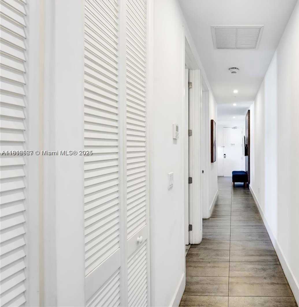 Small Image of 538 MERIDIAN AVE, Miami Beach Number 14
