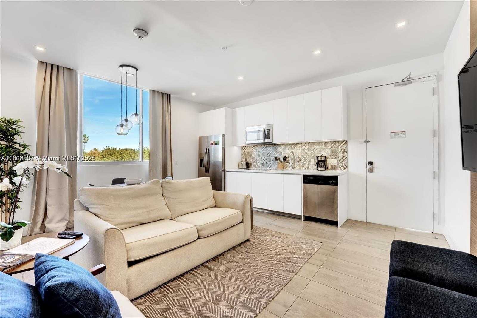 Small Image of 538 MERIDIAN AVE, Miami Beach Number 21