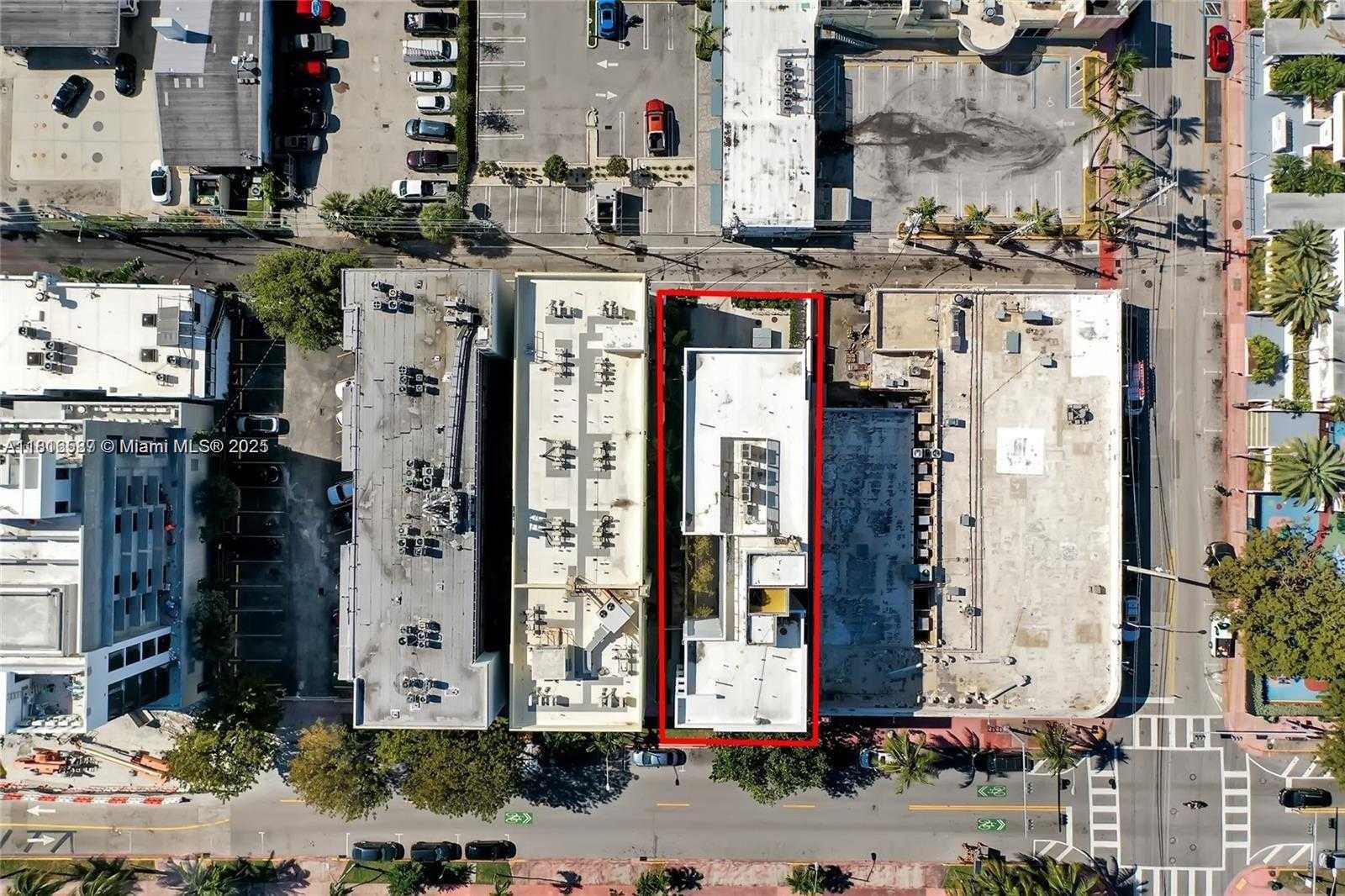 Small Image of 538 MERIDIAN AVE, Miami Beach Number 4