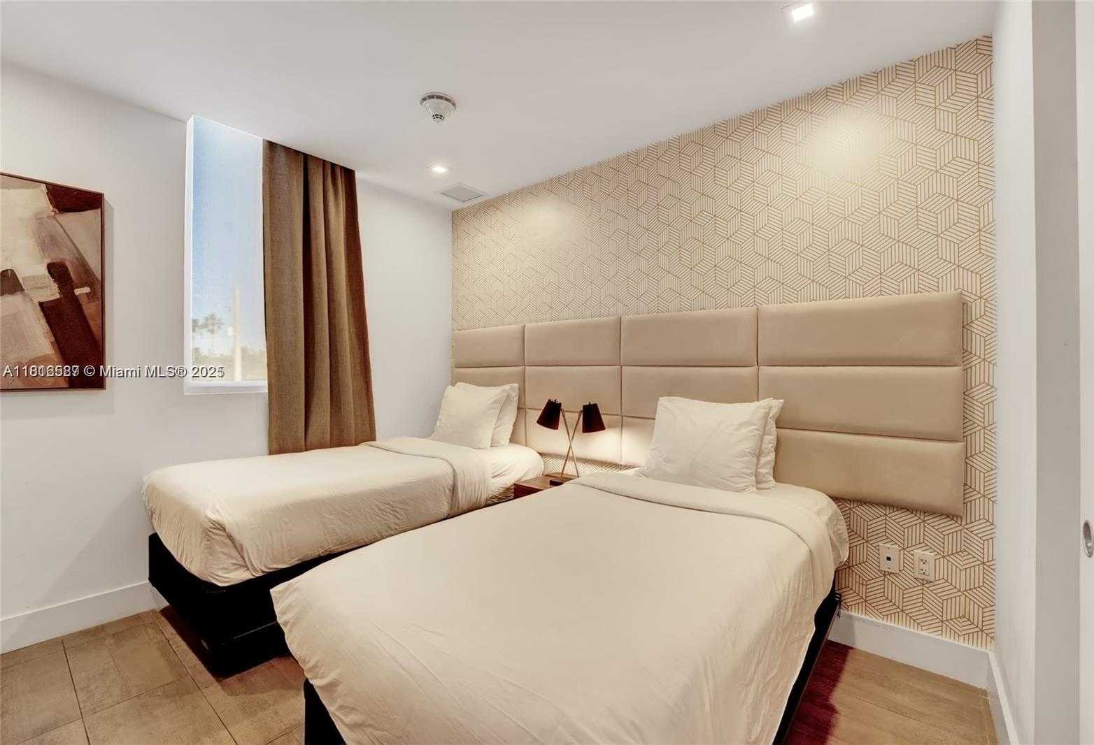 Small Image of 538 MERIDIAN AVE, Miami Beach Number 5