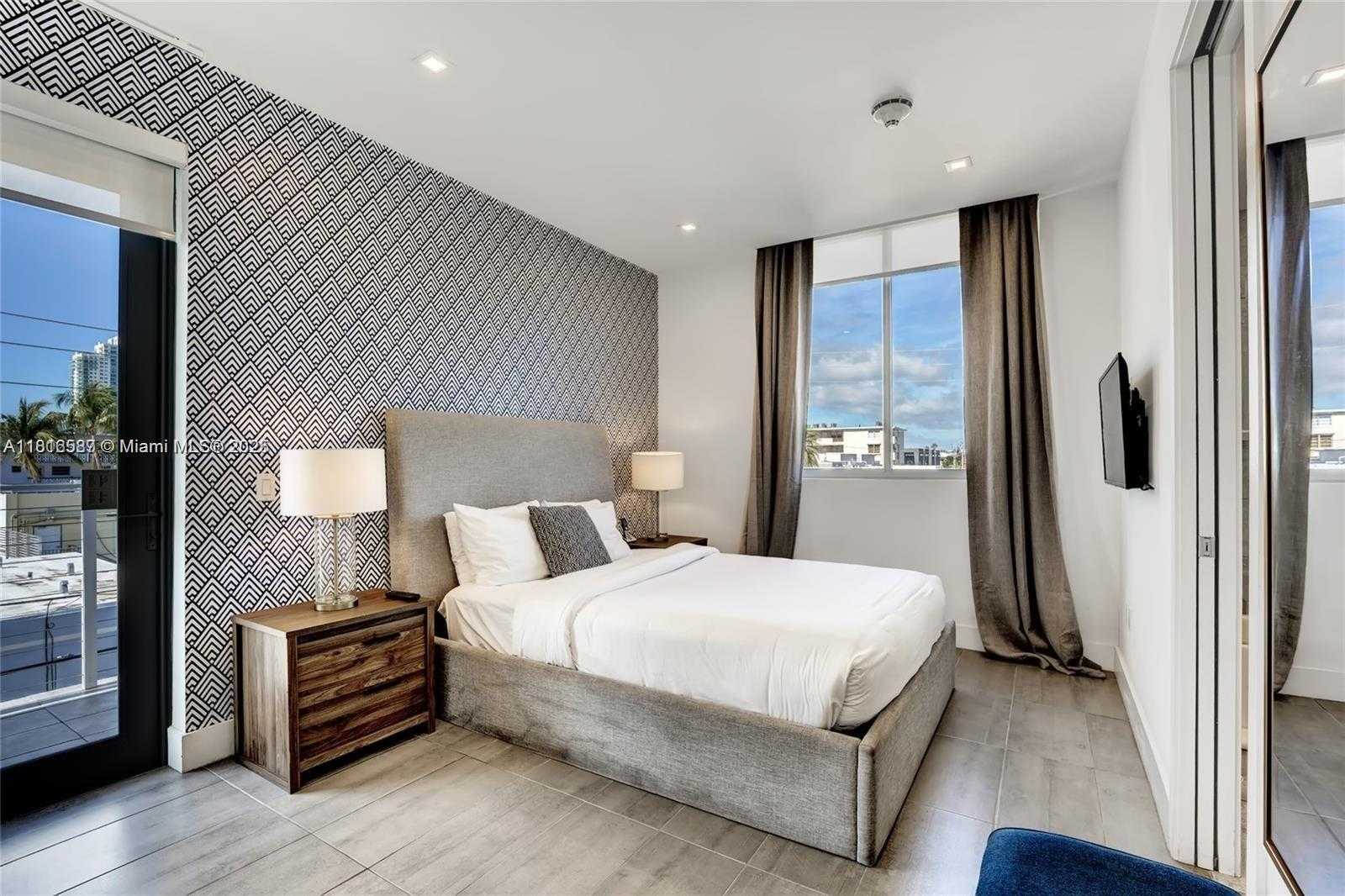 Small Image of 538 MERIDIAN AVE, Miami Beach Number 8
