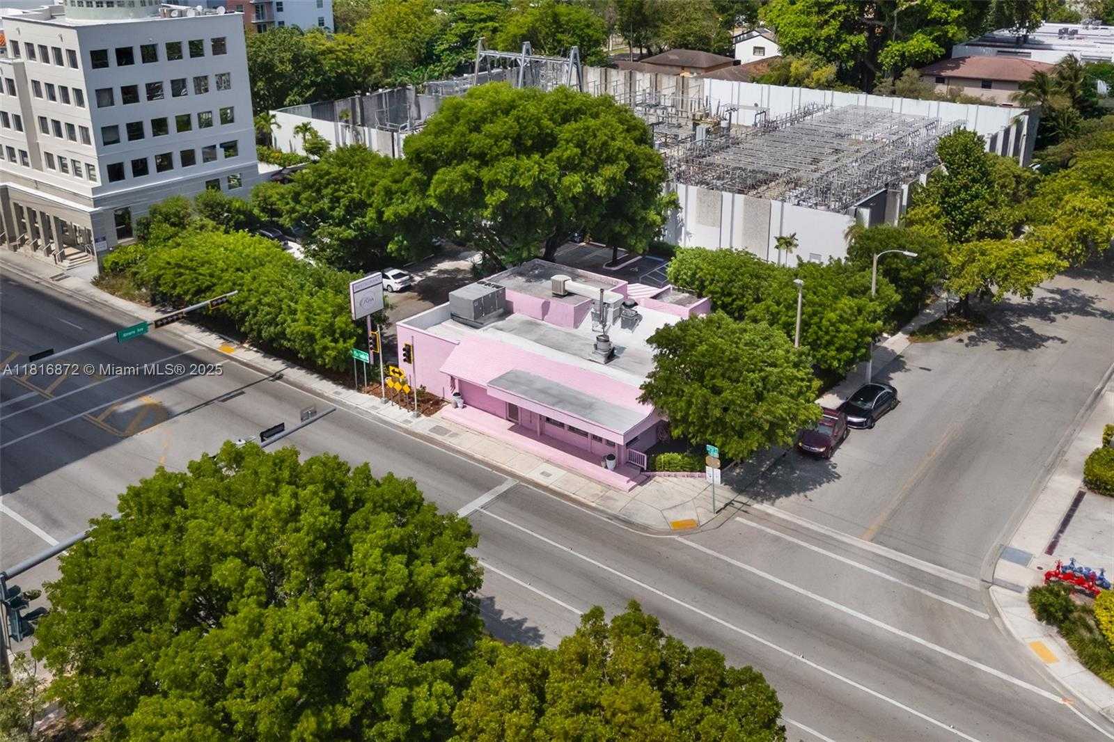 Small Image of 2345 SOUTH WEST 37TH AVE, Miami Number 2
