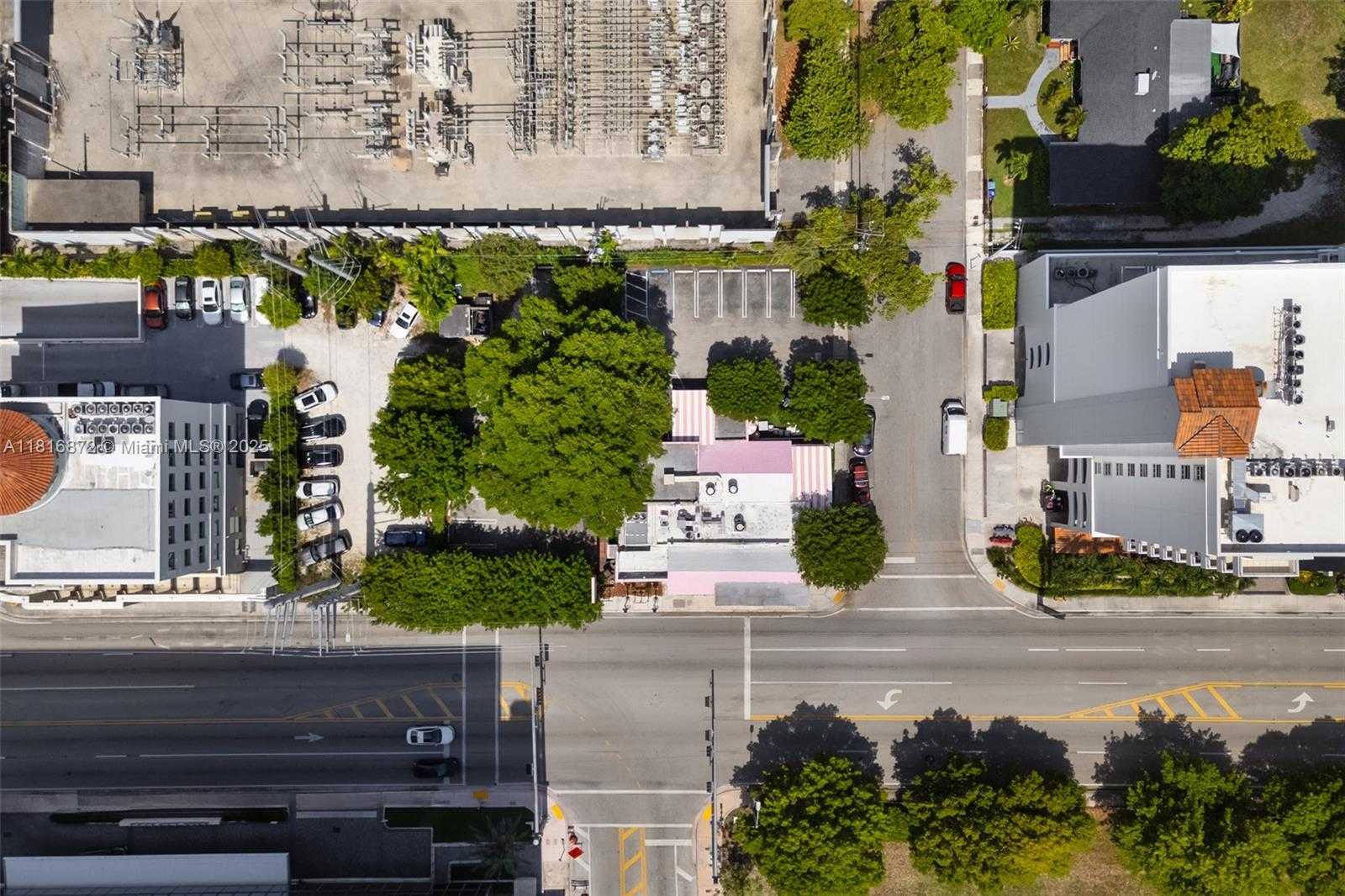 Small Image of 2345 SOUTH WEST 37TH AVE, Miami Number 3