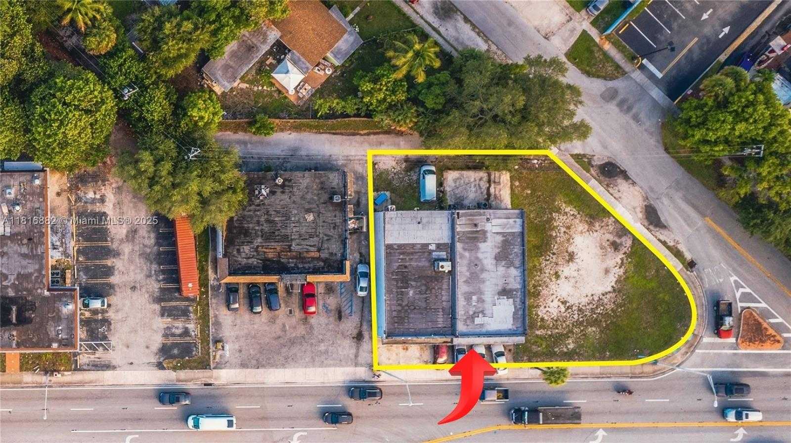 Small Image of 13639 WEST DIXIE HWY ## 13649, North Miami Number 11