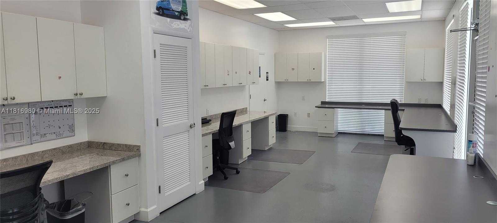 Small Image of Miami Number 5