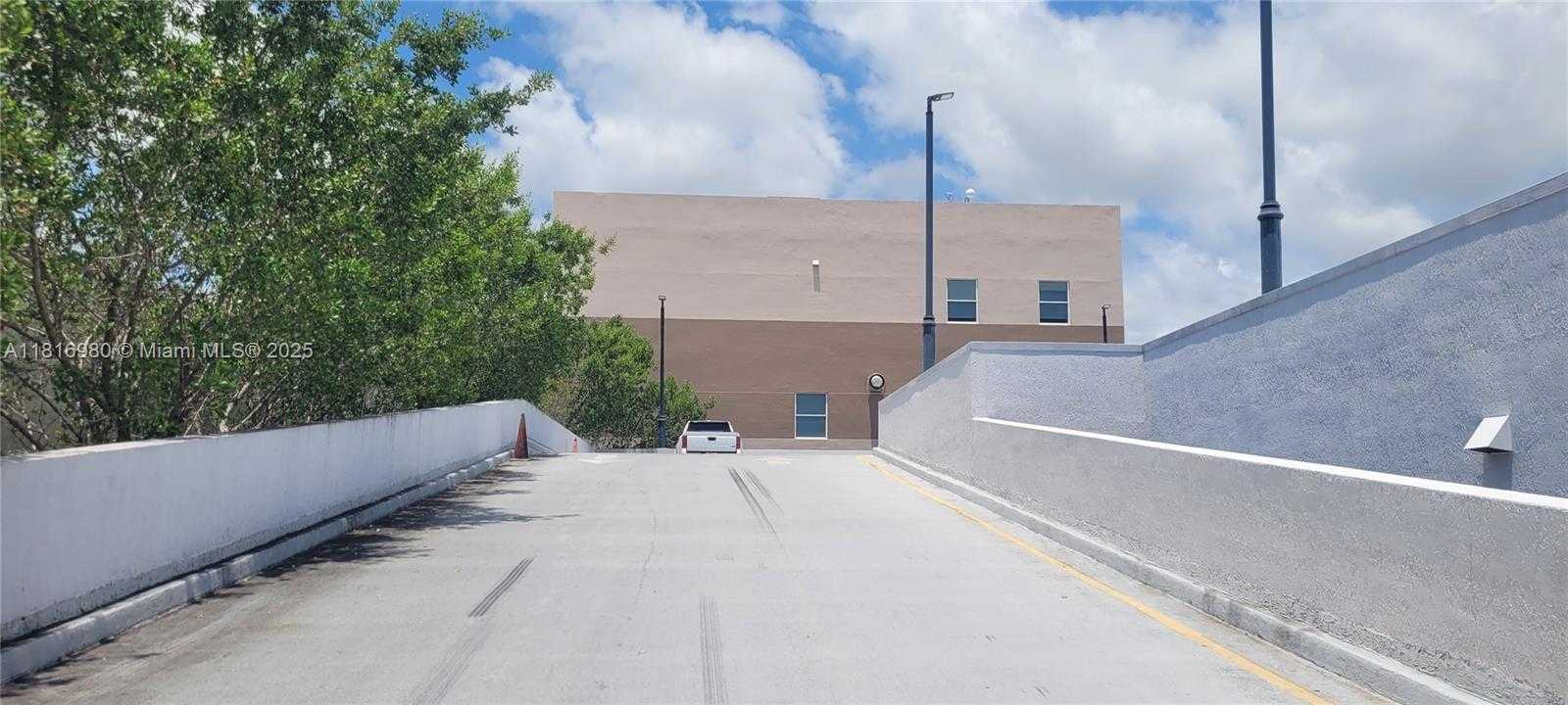 Small Image of Miami Number 8