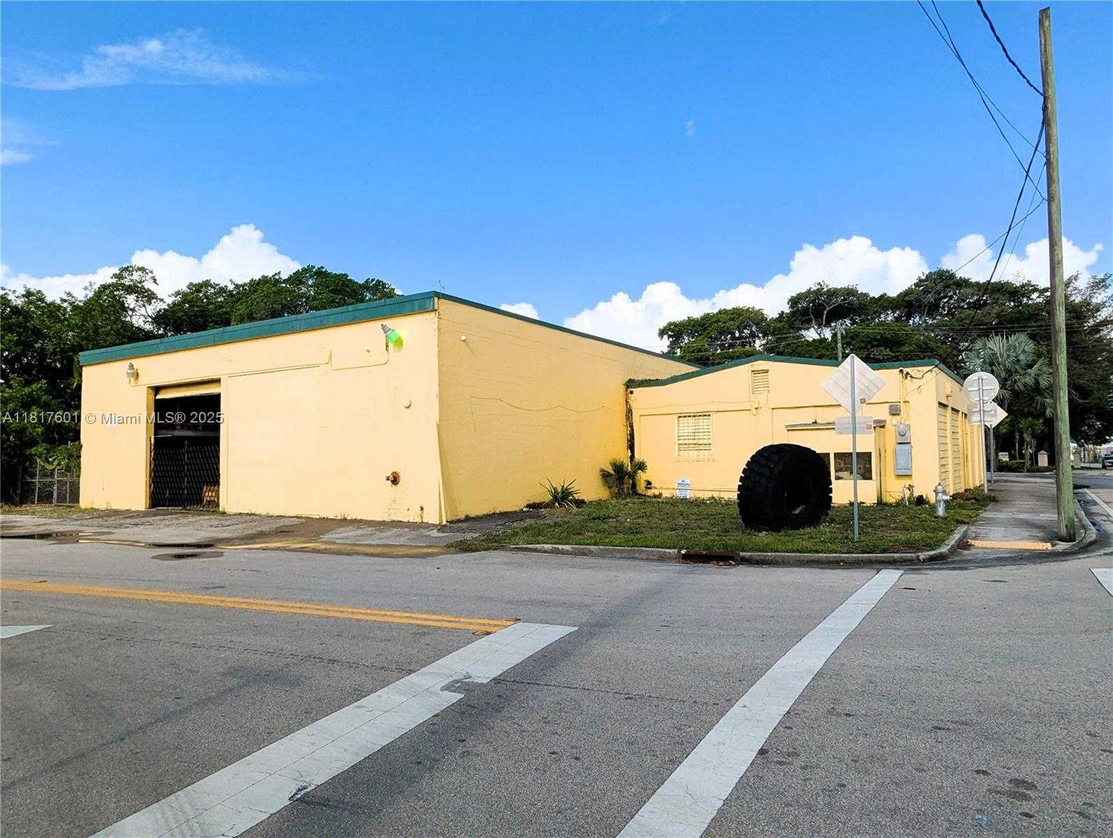 Small Image of 900 25TH ST, West Palm Beach Number 4
