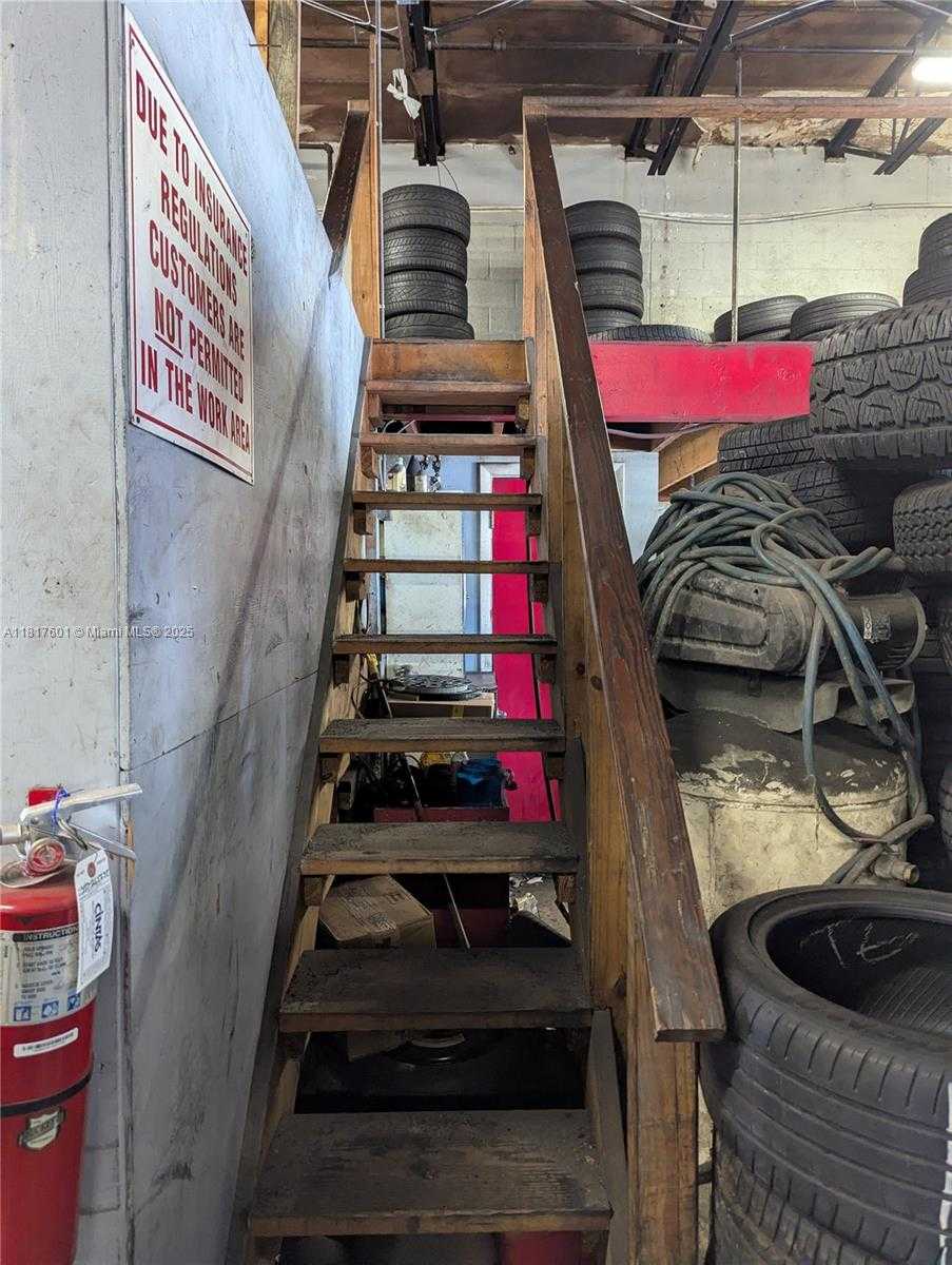 Small Image of 900 25TH ST, West Palm Beach Number 9