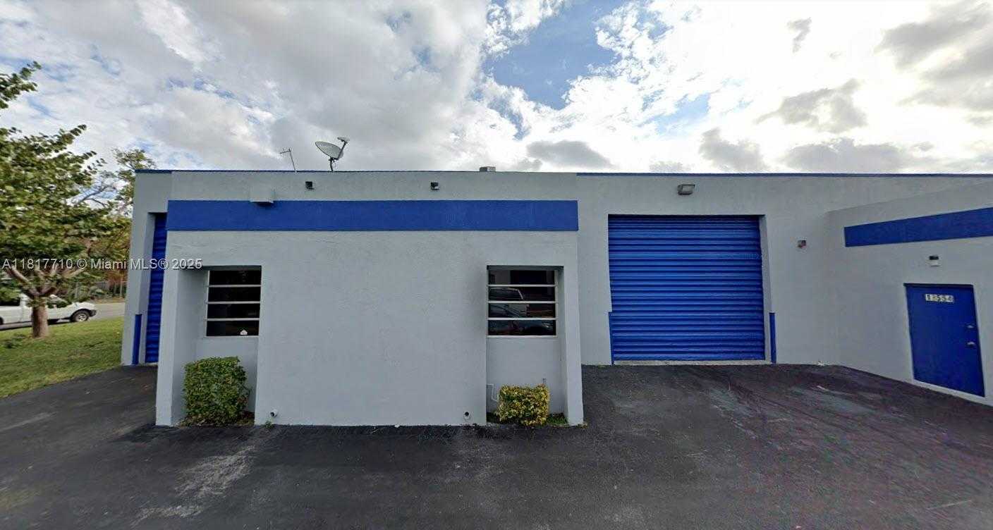 Small Image of 13552 SOUTH WEST 129TH ST, Miami Number 2