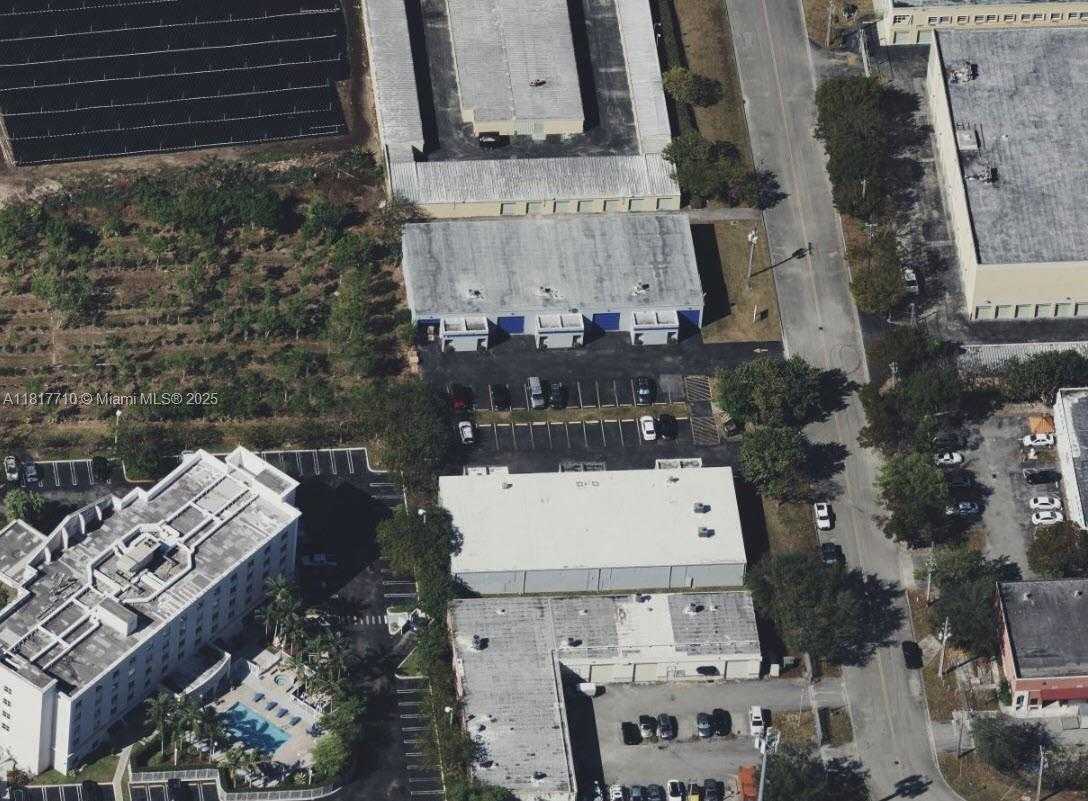 Small Image of 13552 SOUTH WEST 129TH ST, Miami Number 8
