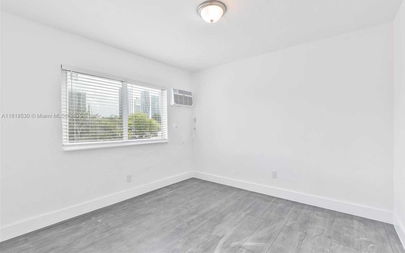 Small Image of 212 NORTH WEST 15TH ST, Miami Number 13