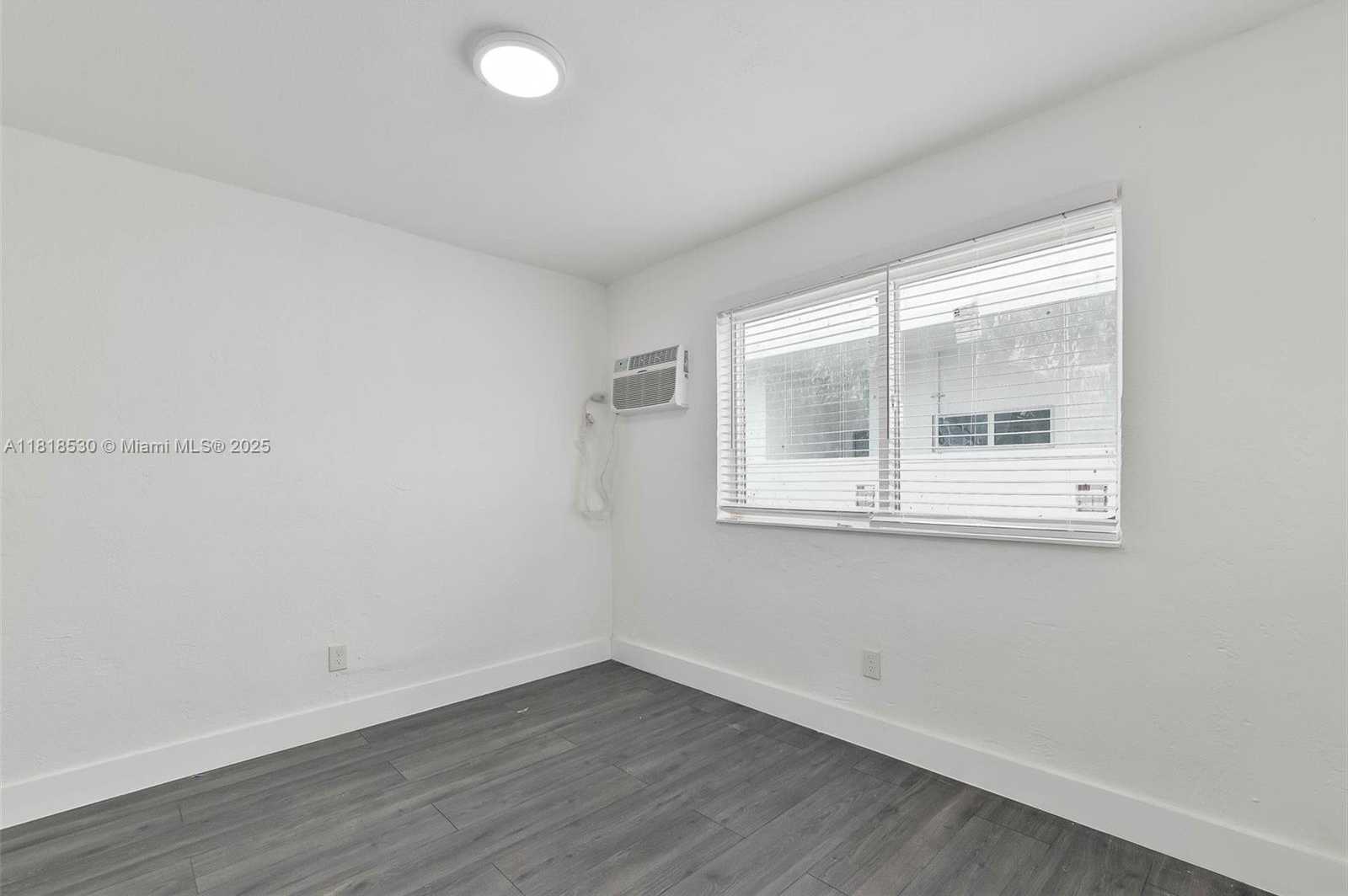 Small Image of 212 NORTH WEST 15TH ST, Miami Number 21