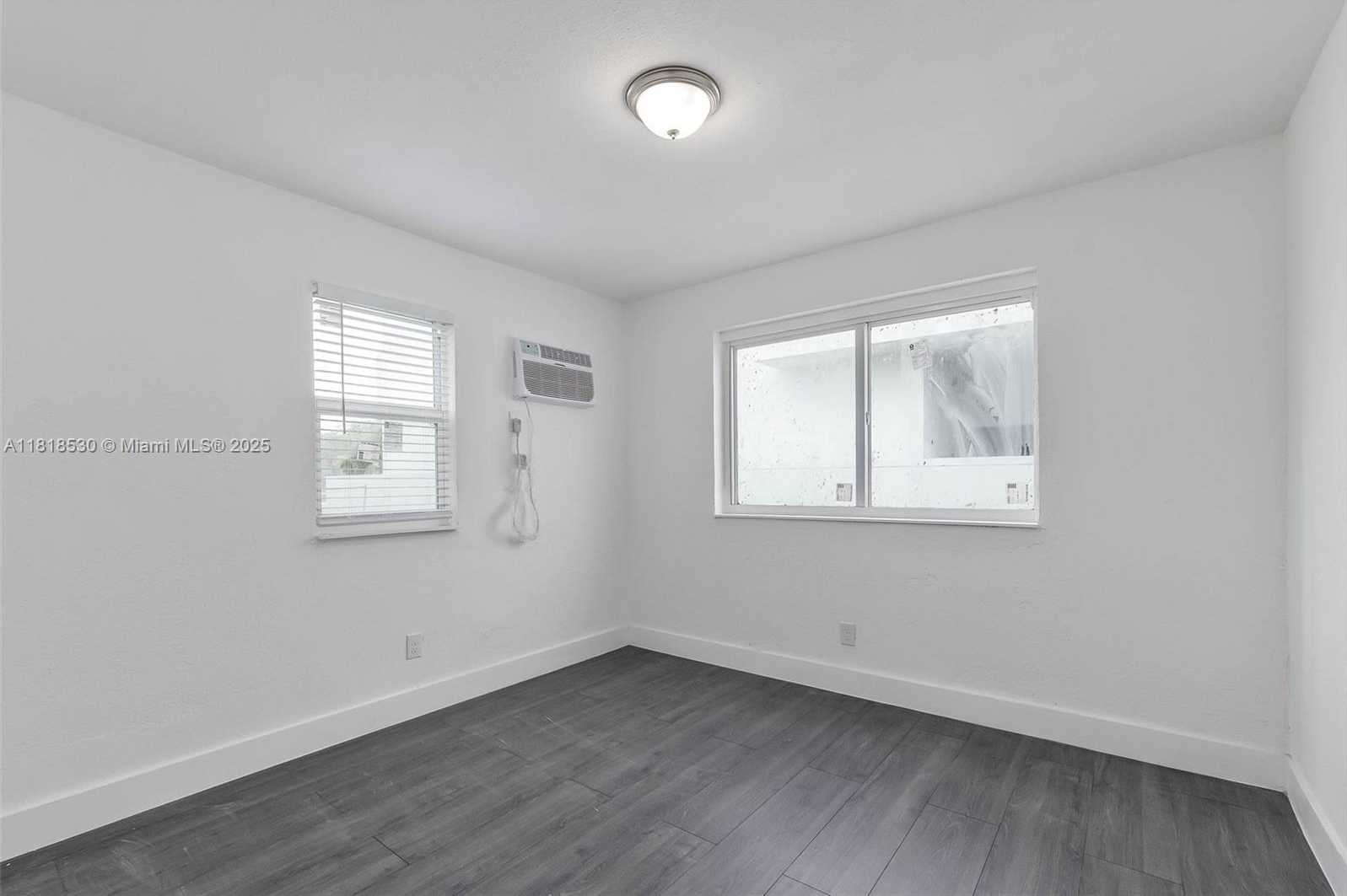 Small Image of 212 NORTH WEST 15TH ST, Miami Number 25