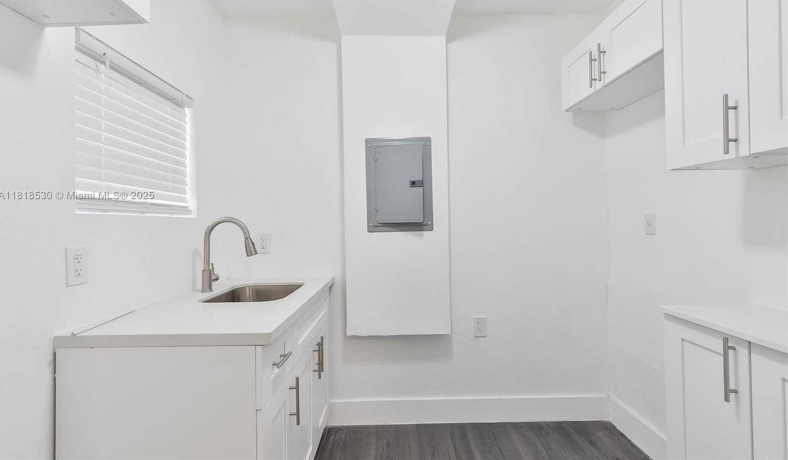 Small Image of 212 NORTH WEST 15TH ST, Miami Number 28