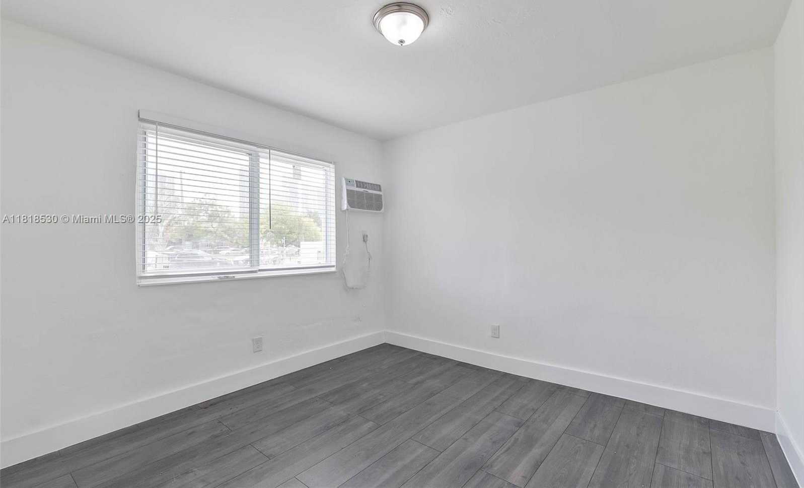 Small Image of 212 NORTH WEST 15TH ST, Miami Number 31