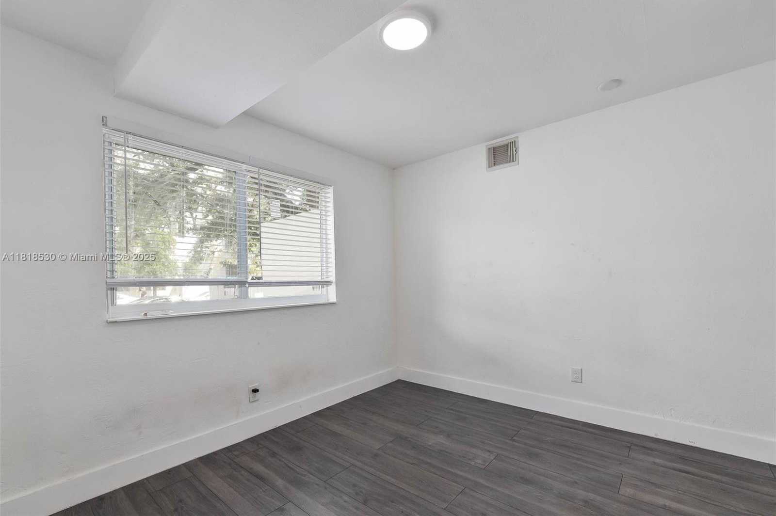 Small Image of 212 NORTH WEST 15TH ST, Miami Number 33