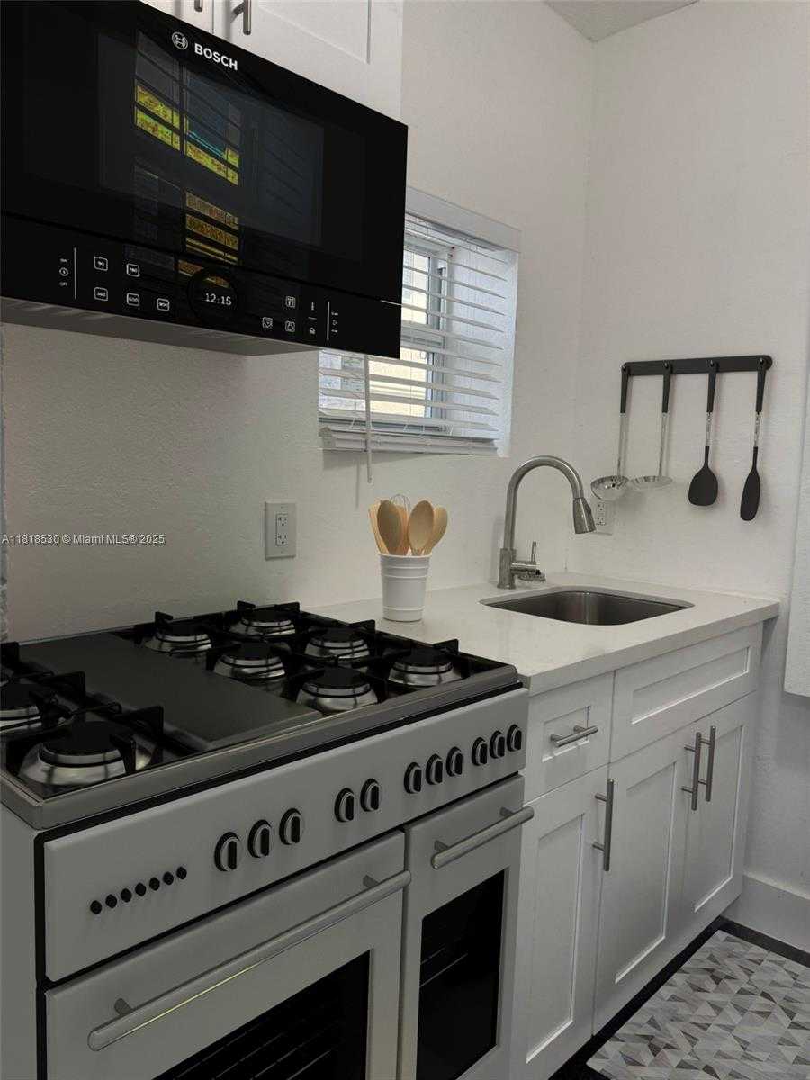 Small Image of 212 NORTH WEST 15TH ST, Miami Number 40