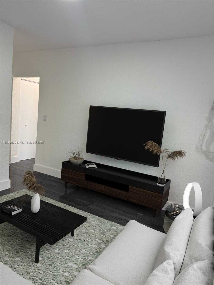 Small Image of 212 NORTH WEST 15TH ST, Miami Number 43