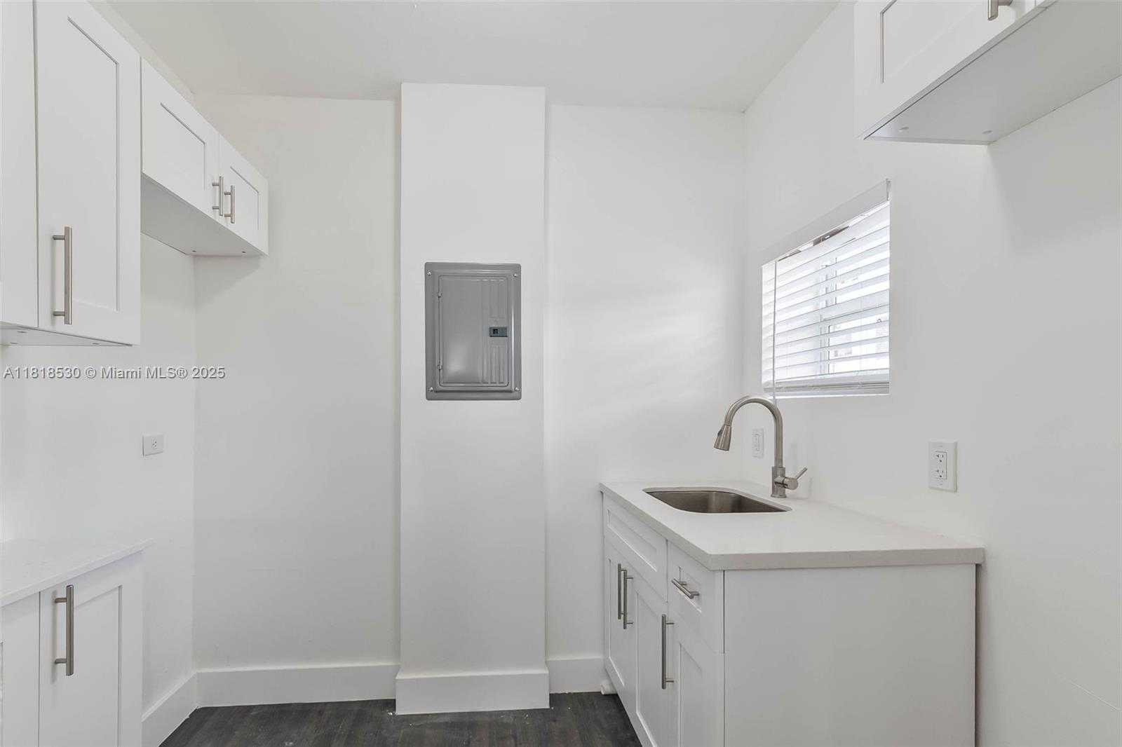 Small Image of 212 NORTH WEST 15TH ST, Miami Number 6