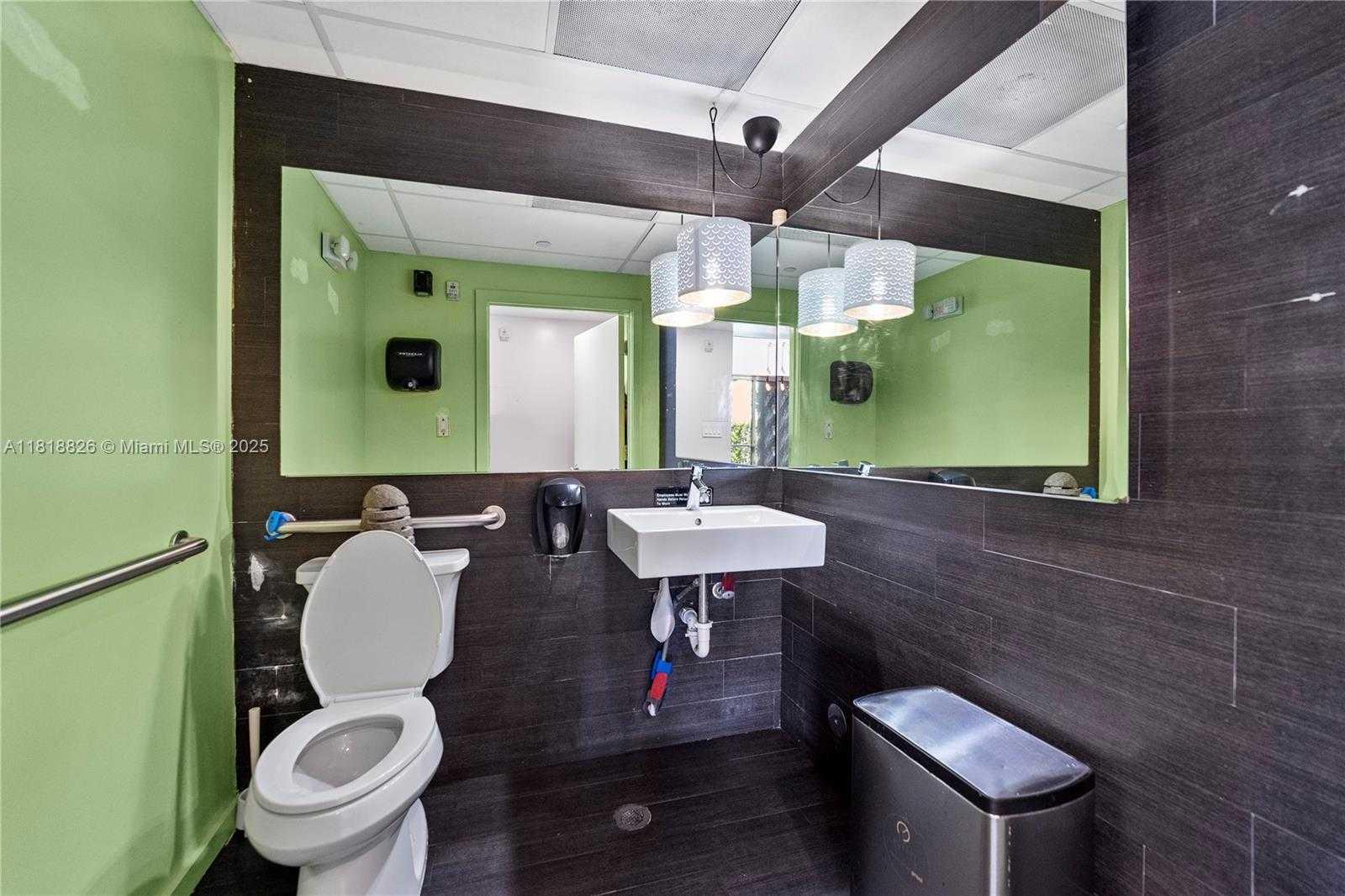 Small Image of 200 SOUTH EAST 15TH RD #1S, Miami Number 13