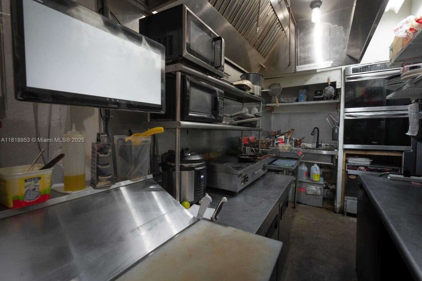 Small Image of 1650 SOUTH WEST 8TH ST, Miami Number 24