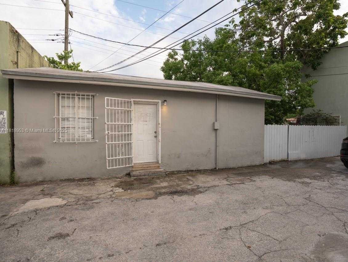Small Image of 1650 SOUTH WEST 8TH ST, Miami Number 32