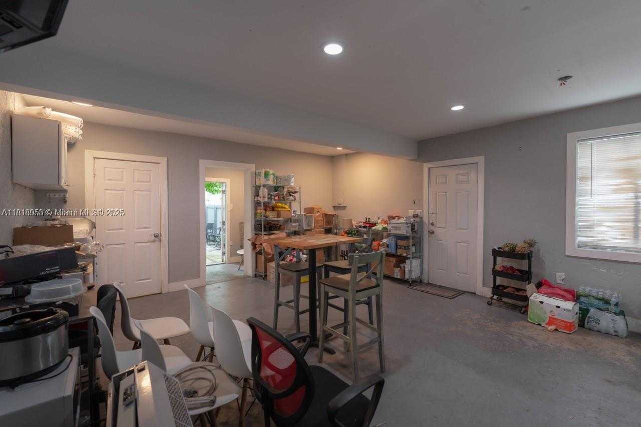 Small Image of 1650 SOUTH WEST 8TH ST, Miami Number 5