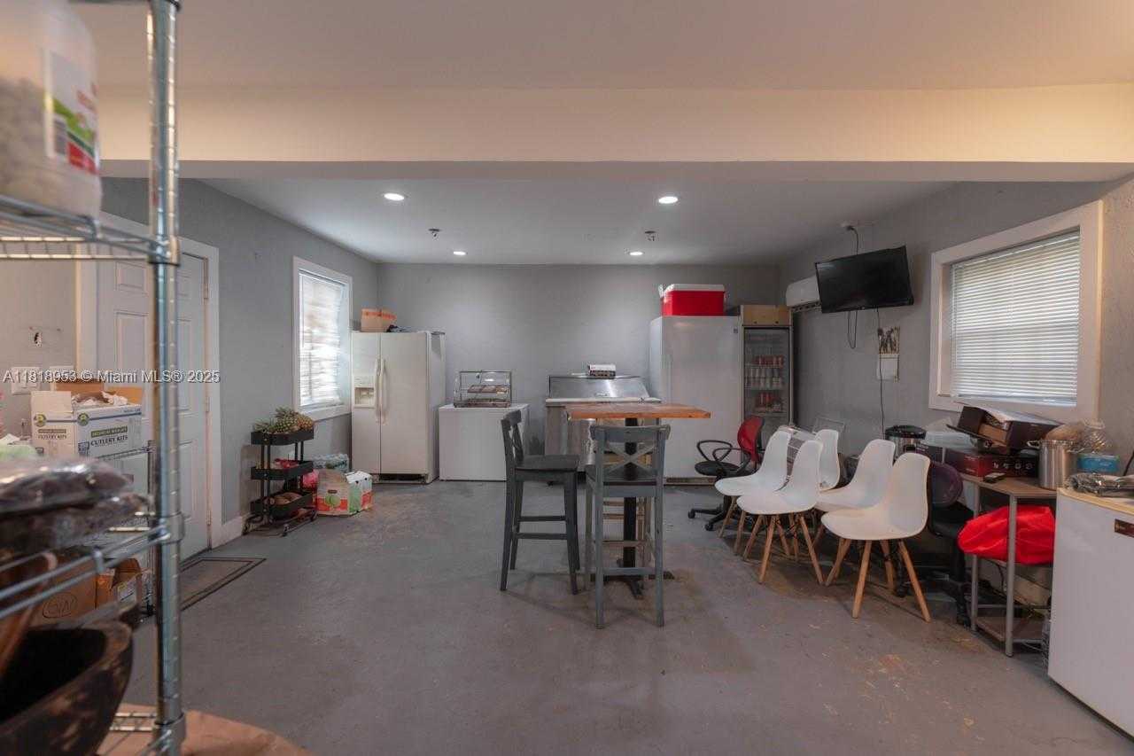 Small Image of 1650 SOUTH WEST 8TH ST, Miami Number 7