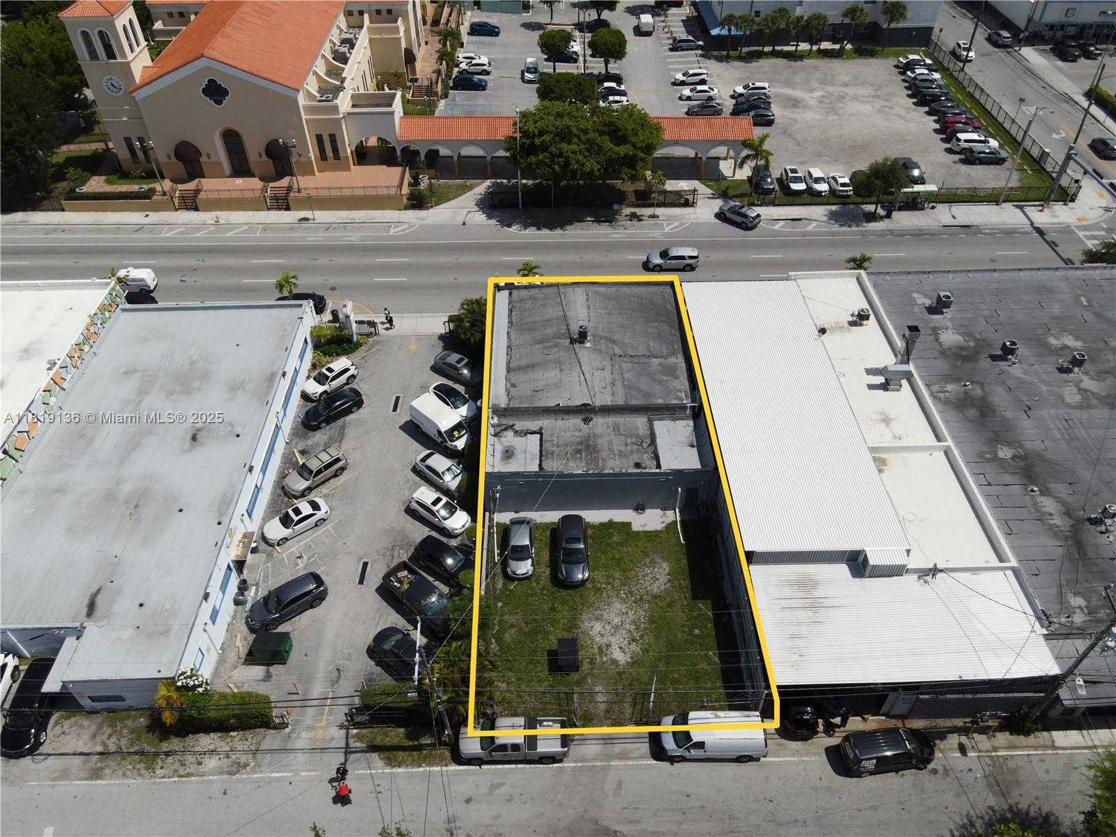 Small Image of 1328 WEST FLAGLER ST, Miami Number 3