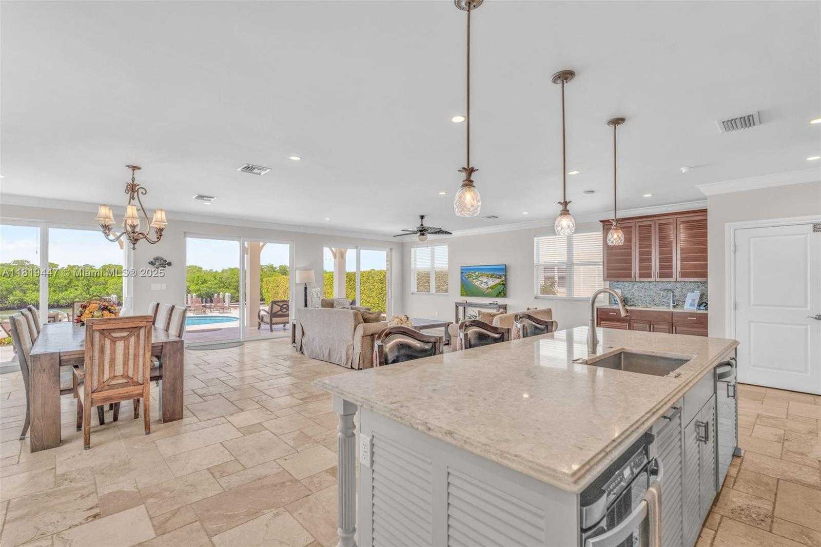 Small Image of 2394 COCO PLUM DRIVE, Marathon Number 15