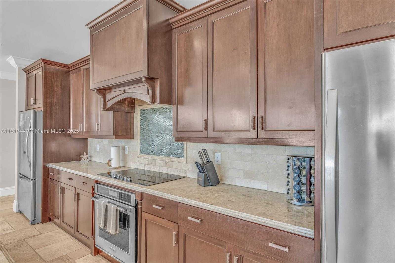Small Image of 2394 COCO PLUM DRIVE, Marathon Number 21