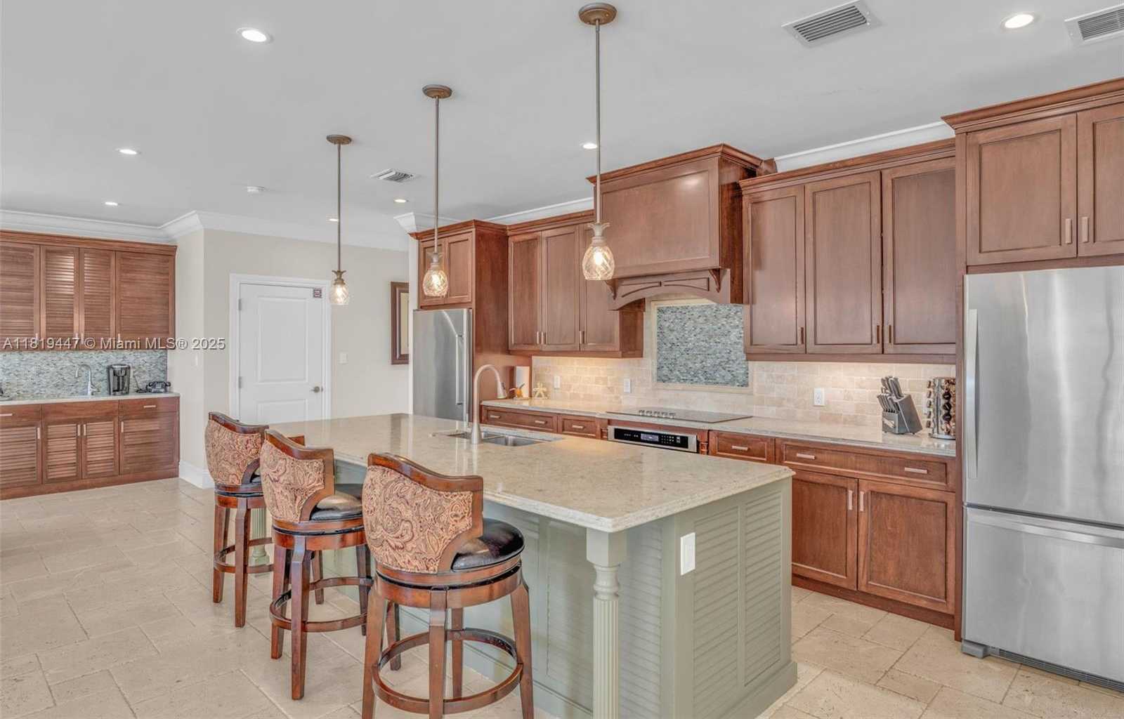 Small Image of 2394 COCO PLUM DRIVE, Marathon Number 25