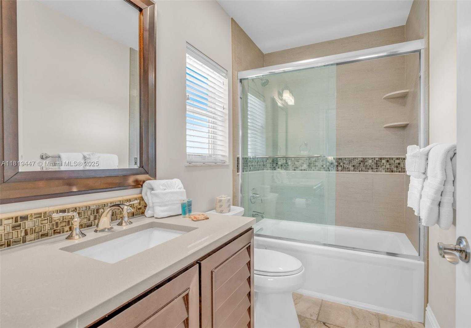Small Image of 2394 COCO PLUM DRIVE, Marathon Number 27