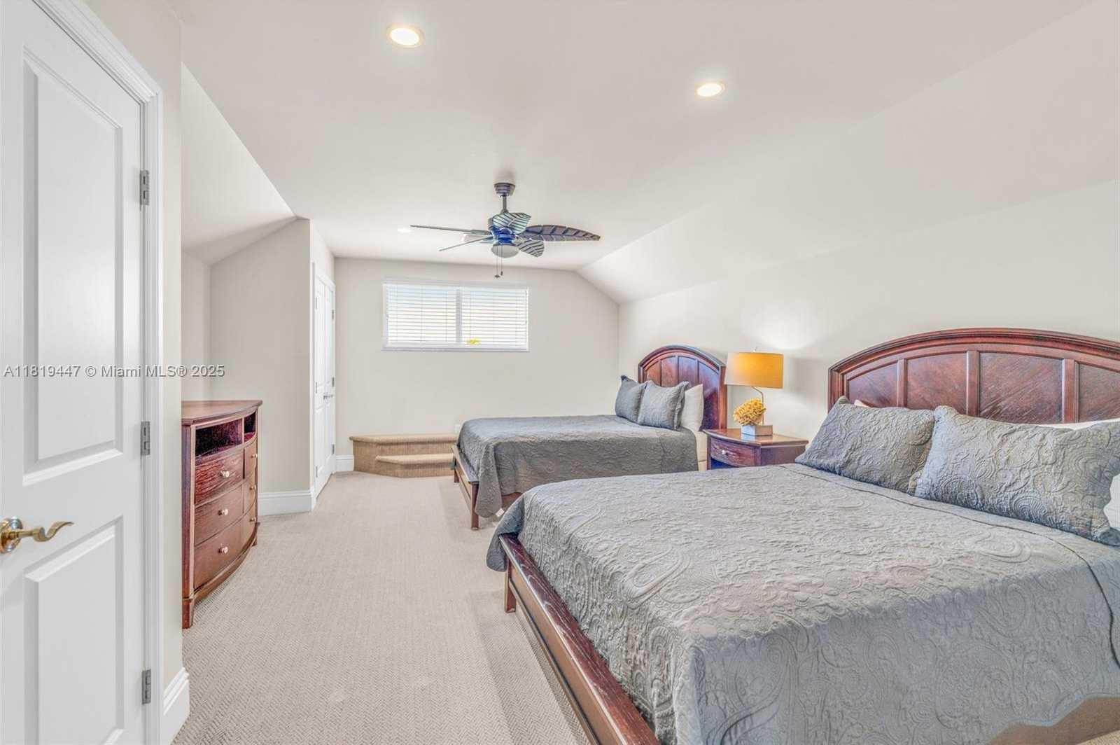 Small Image of 2394 COCO PLUM DRIVE, Marathon Number 43