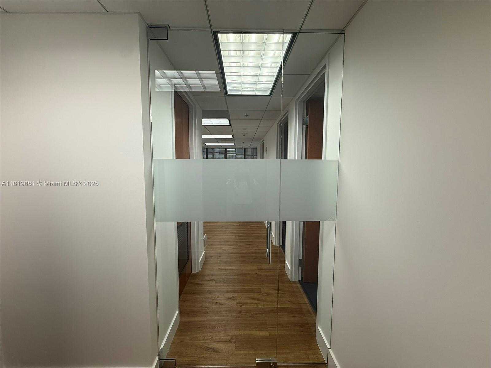 Small Image of 999 BRICKELL AVENUE #410, Miami Number 14