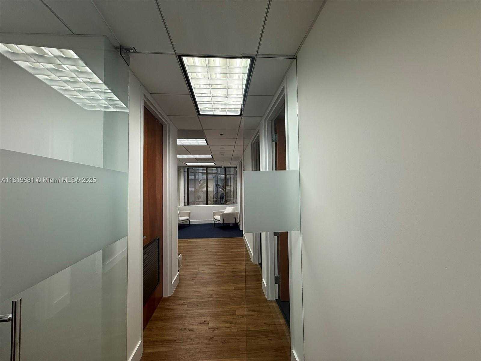 Small Image of 999 BRICKELL AVENUE #410, Miami Number 7