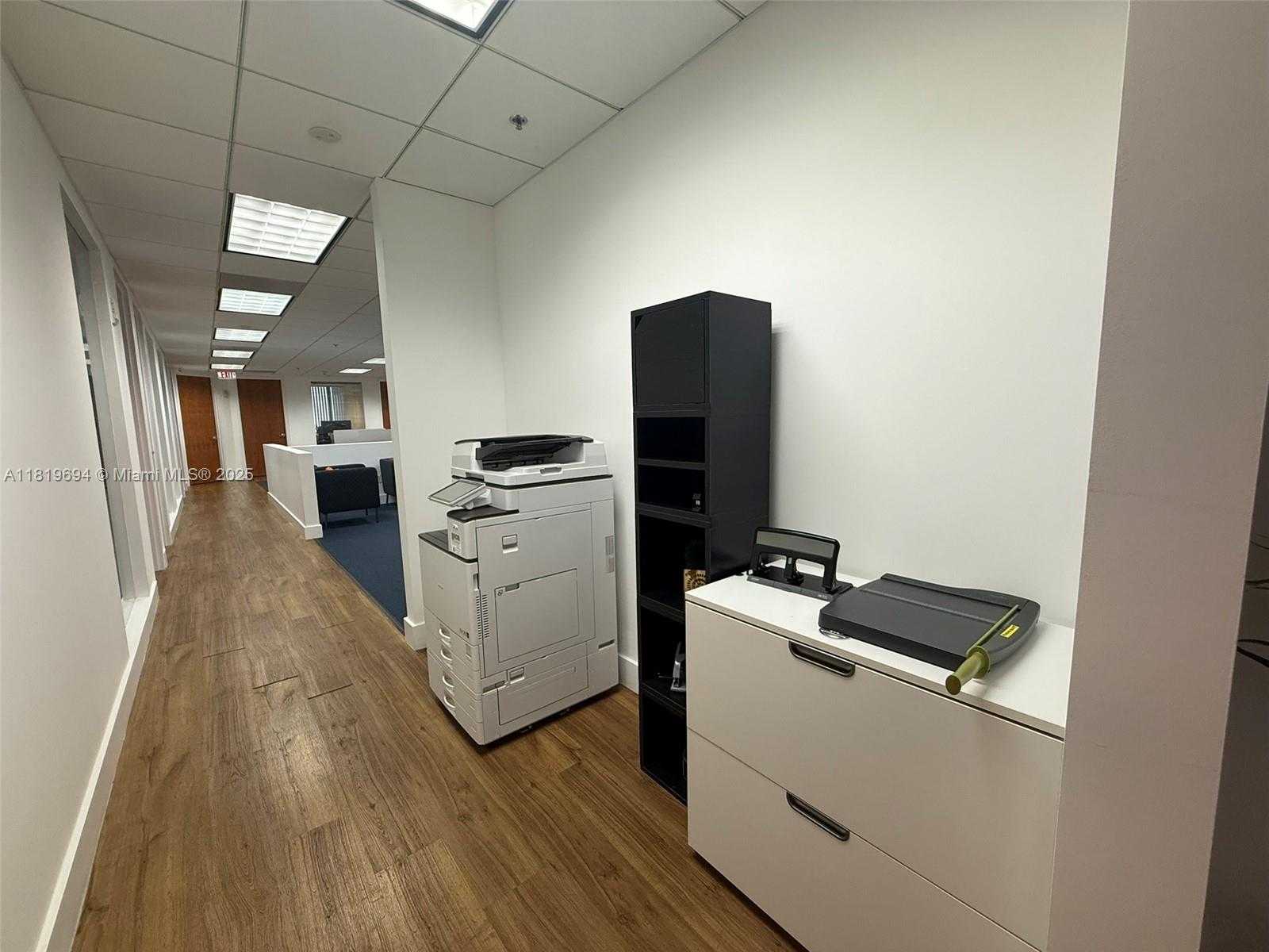Small Image of 999 BRICKELL AVENUE #410, Miami Number 10