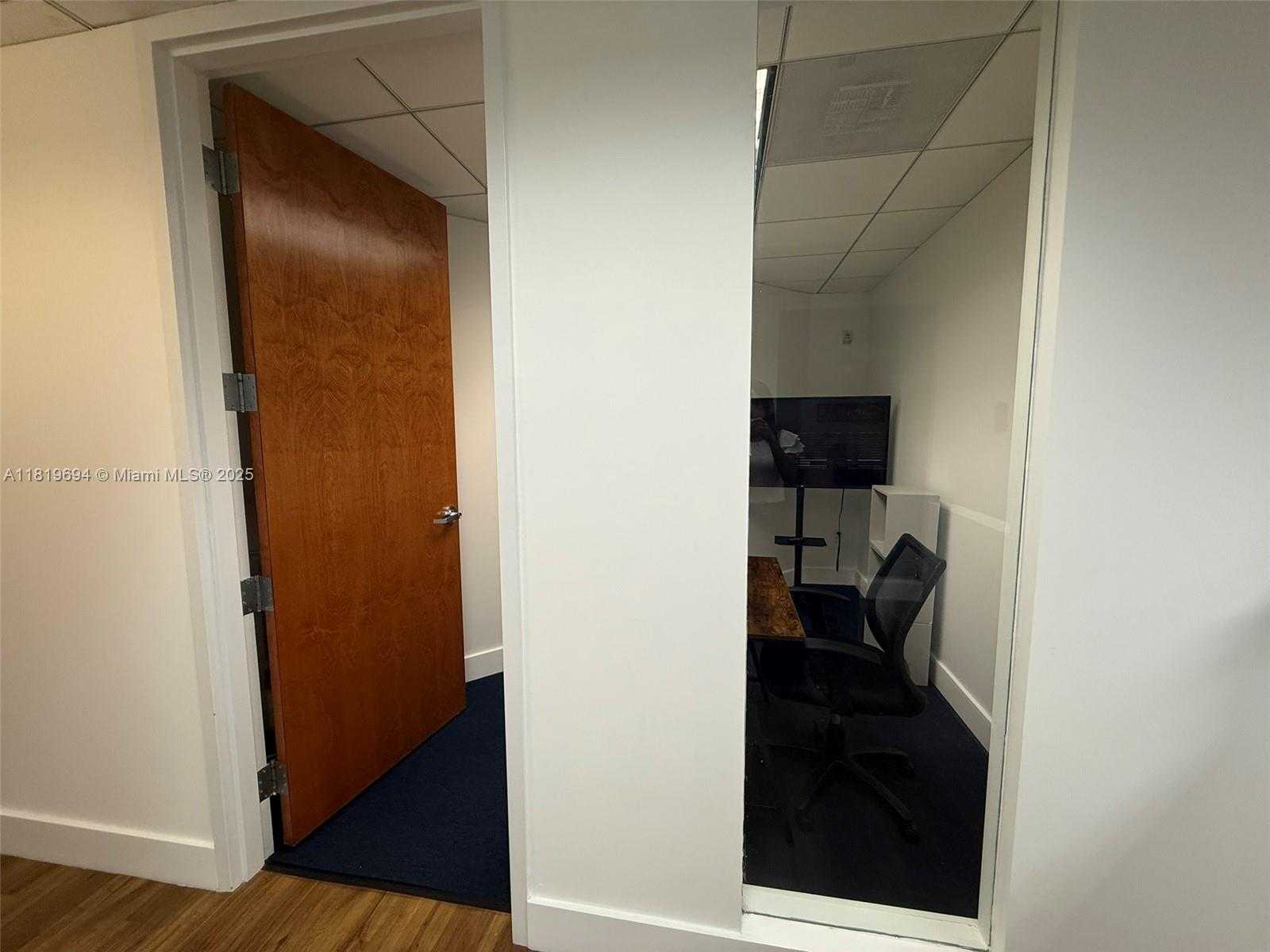 Small Image of 999 BRICKELL AVENUE #410, Miami Number 5