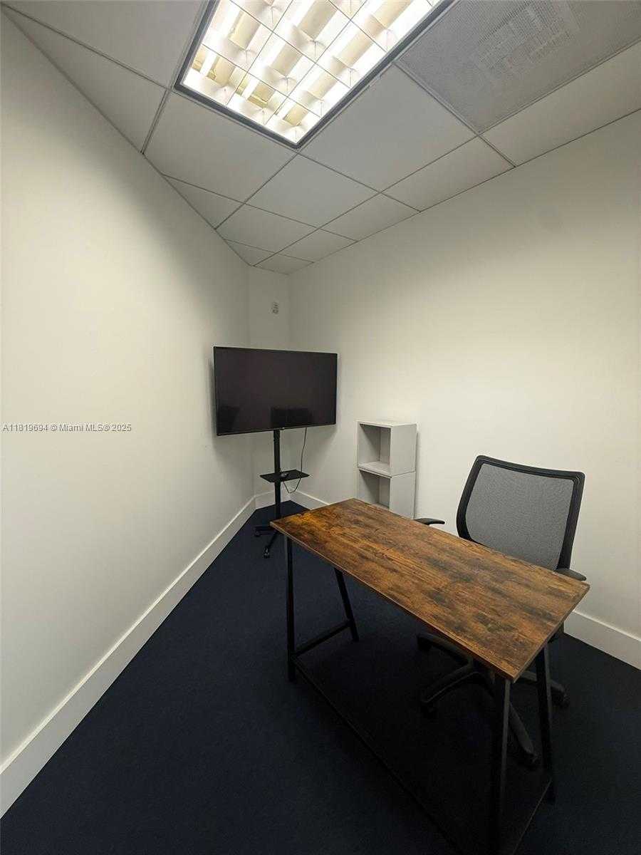 Small Image of 999 BRICKELL AVENUE #410, Miami Number 7