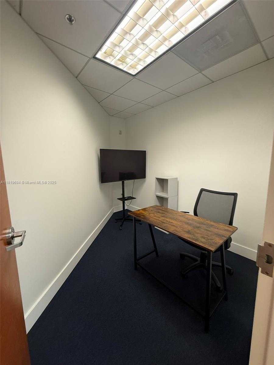 Small Image of 999 BRICKELL AVENUE #410, Miami Number 9