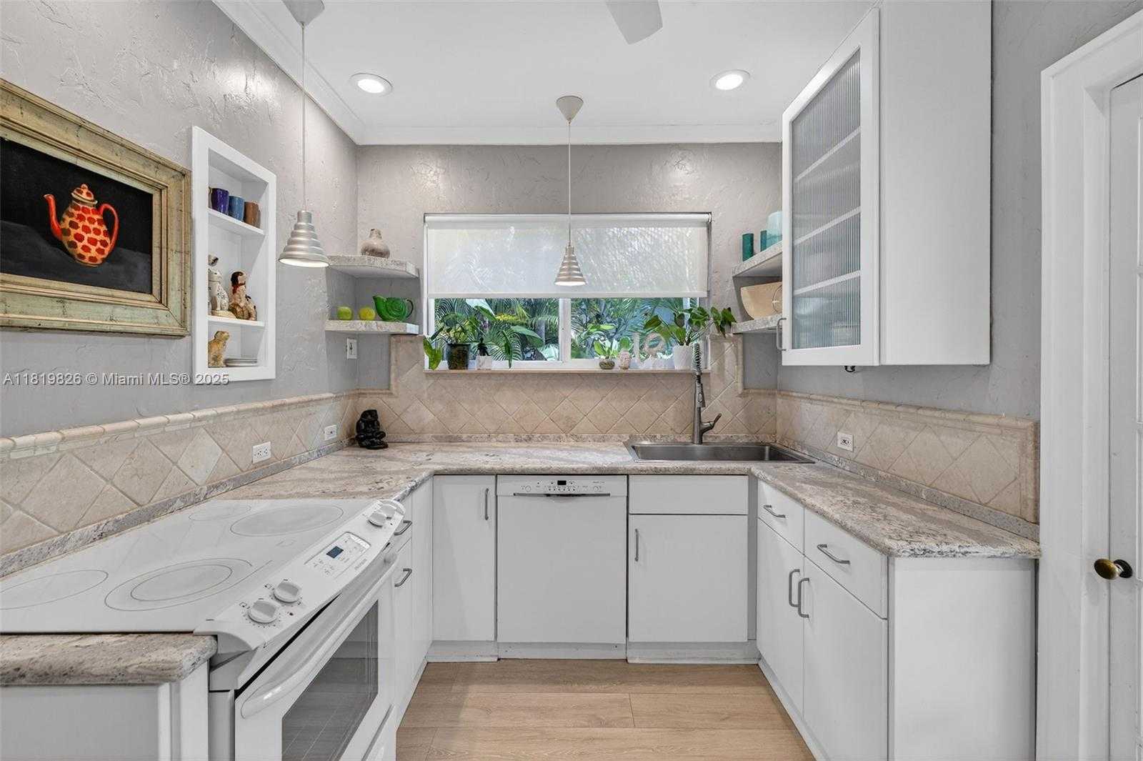 Small Image of 1314 SOUTH EAST 1ST AVE, Fort Lauderdale Number 16