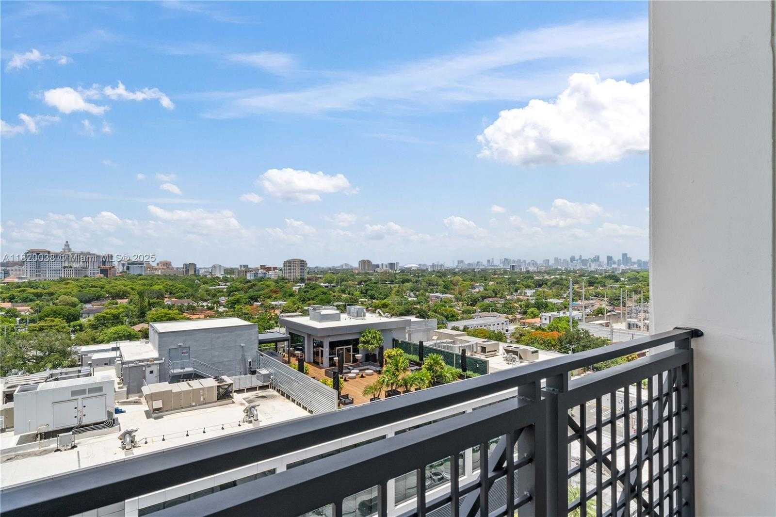 Small Image of 3850 BIRD RD #1001, Miami Number 4